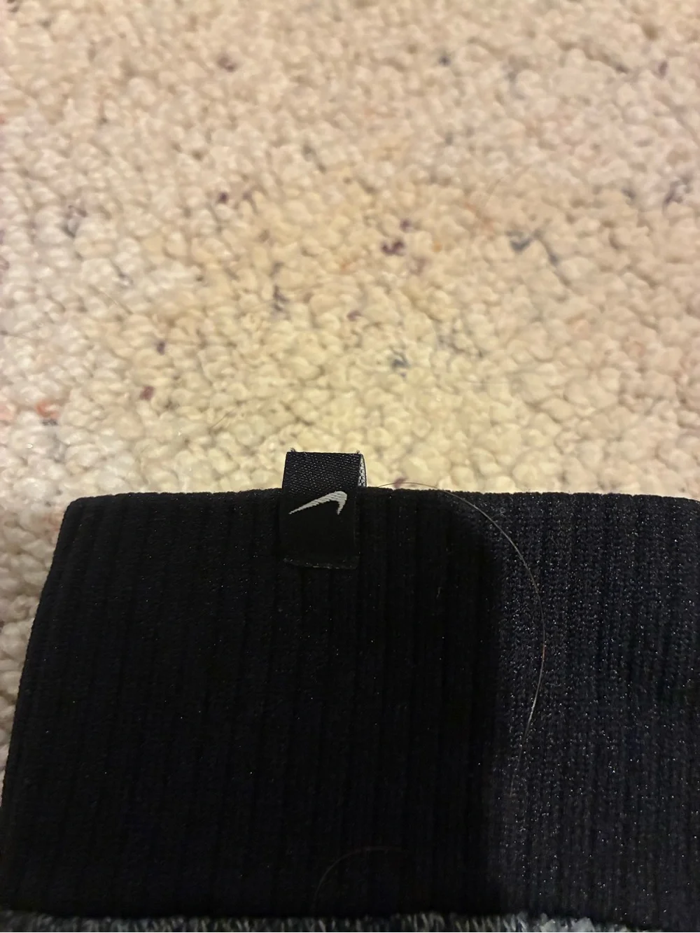 Nike big kids Black/Grey Knit Tech Gloves
